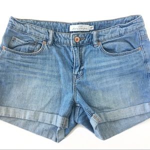 H&M Light Wash Denim Cuff Shorts Size 27
